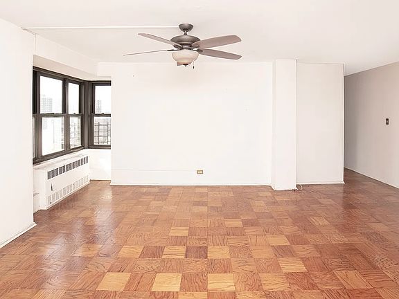 3rd image of 208 E Broadway St #J1601