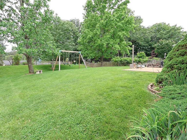 622 Rustic Valley Dr — Photo 35