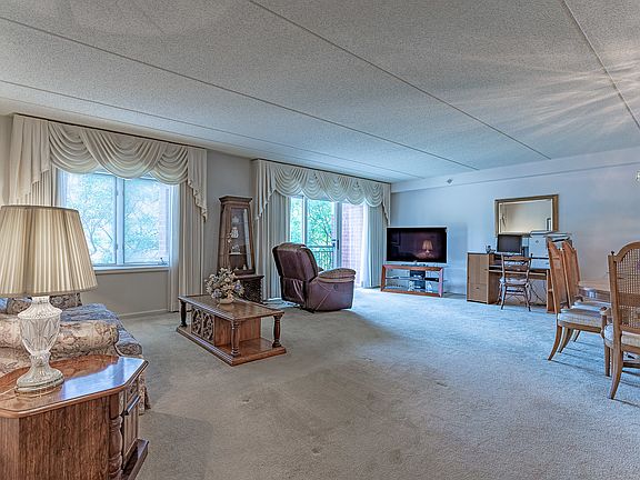 3rd image of 5005 Warren St Unit 2-309