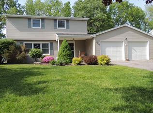 124 Long Park Dr, Rochester, NY 14612