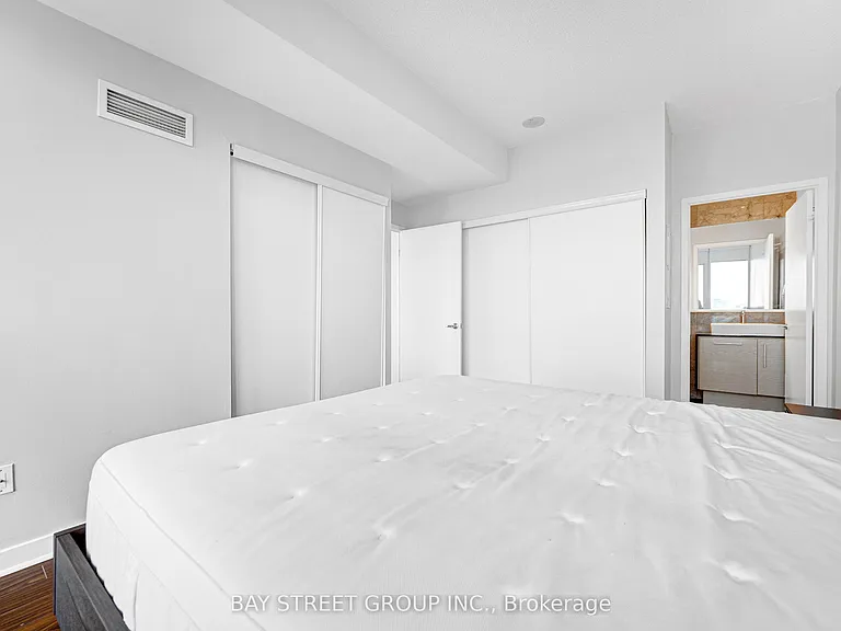 121 McMahon Dr #2708 — Photo 27
