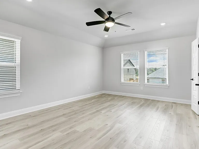 120 Periwinkle Ln — Photo 4