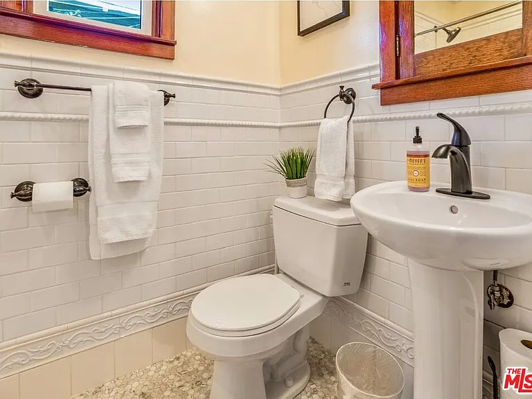 4253 Fountain Ave — Photo 6