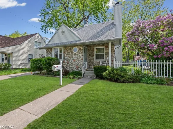 1864 Bacon Ave, Berkley, MI 48072