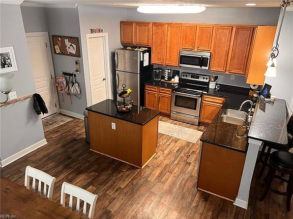 5th image of 717 Albertine Ct