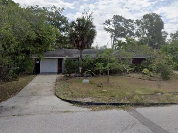 3527 Honeysuckle Dr, Sarasota, FL 34239