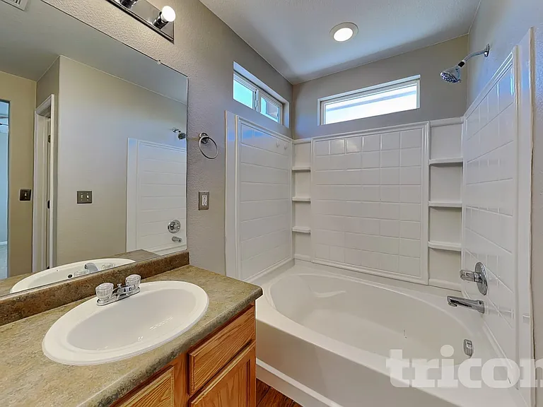 214 Straw Ct — Photo 8