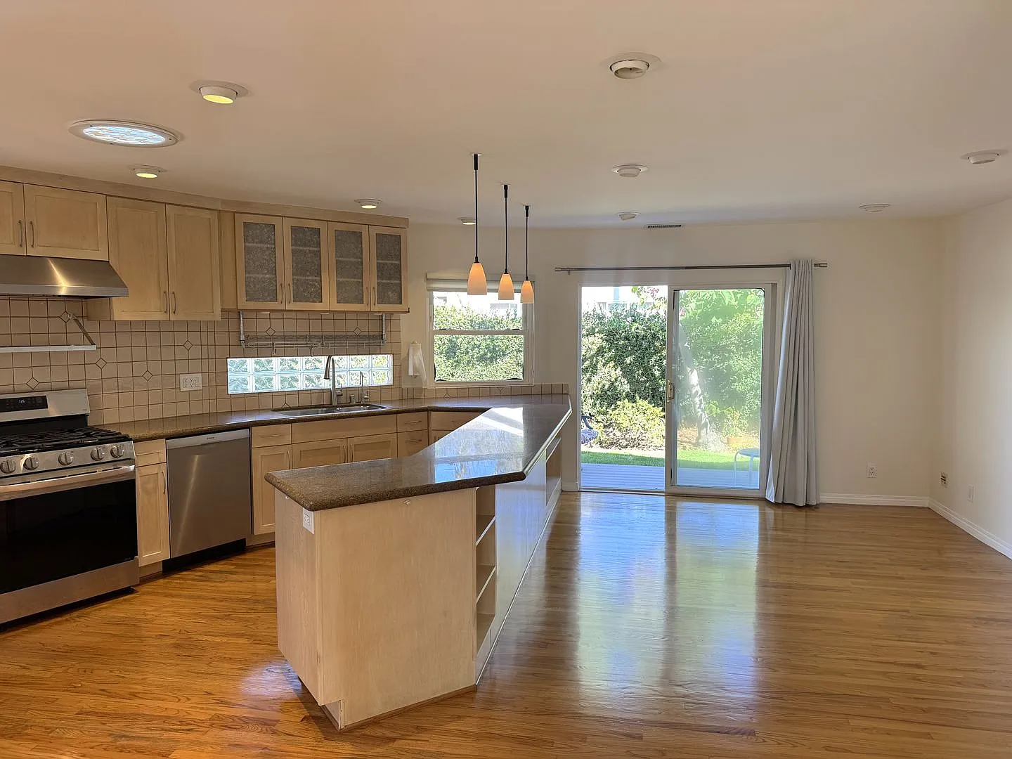 Charming Culver City HOME — Photo 4
