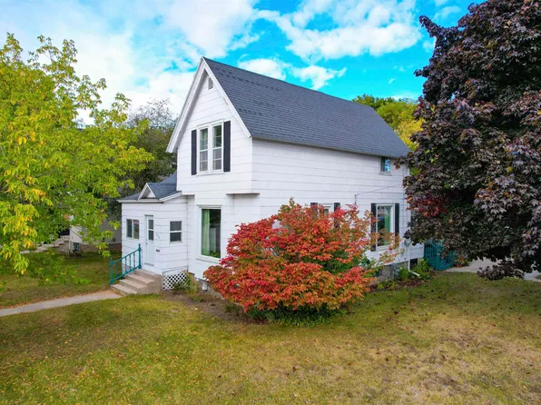 1506 10th Ave, Menominee, MI 49858