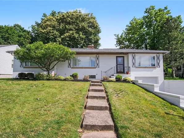 60 Longcroft Rd, Rochester, NY 14609