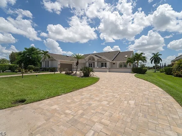 16918 Timberlakes Dr, Fort Myers, FL 33908