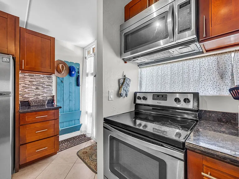 3676 Lower Honoapiilani Rd #D102 — Photo 5