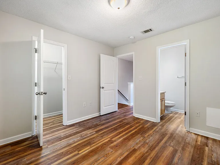 Beautiful 2bedroom 2.5 bath Townhome — Photo 17