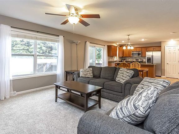 4th image of 1614 Brookside Dr