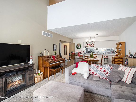 5th image of 1242 Zimmer Pl