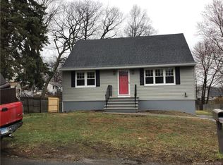 531 Soundview Ave, Bridgeport, CT 06606