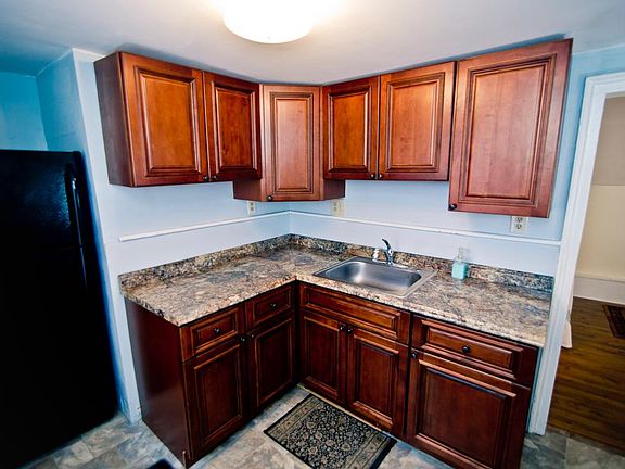 5th image of 127 Green St #2