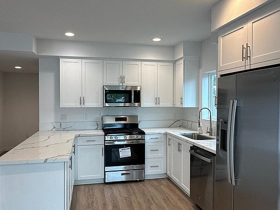 3rd image of 227 E Franklin Ave #G