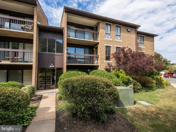 515 Florida Ave APT 102, Herndon, VA 20170