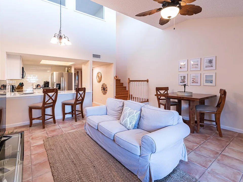 255 Woodland Ave #2
