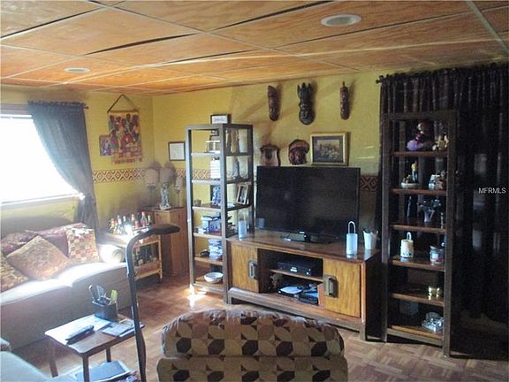 4th image of 3319 Wallace Ave