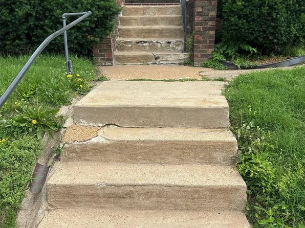 4607 Richard Pl, Saint Louis, MO 63115