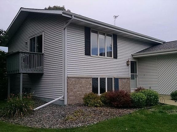 2nd image of 604 N Votech Dr