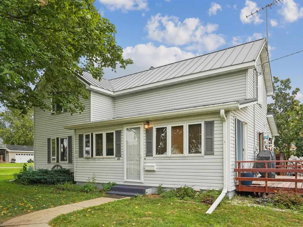 105 S Winslow St, Stanley, IA 50671
