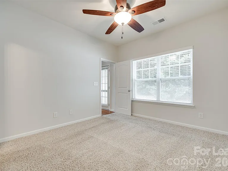 1430 Harpers Inlet Dr — Photo 12