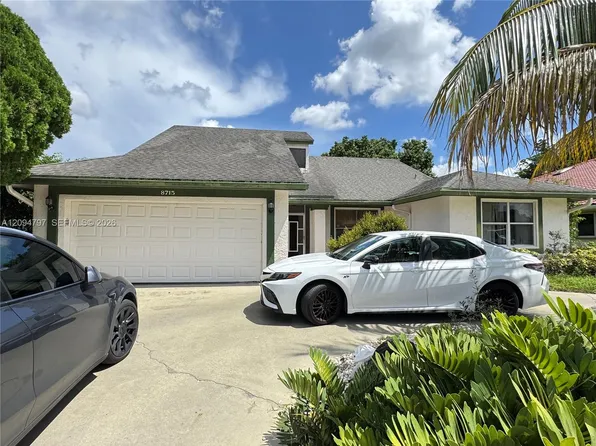 8715 NW 83rd St, Tamarac, FL 33321