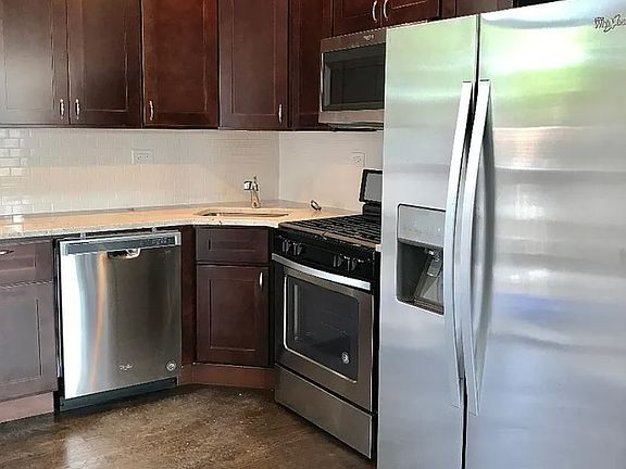 3rd image of 1115 N Rockwell St #1