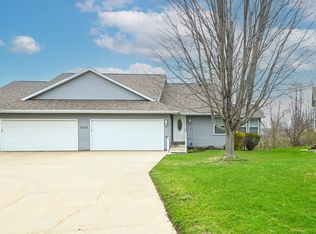 3860 Deer Valley Dr APT B, Marion, IA