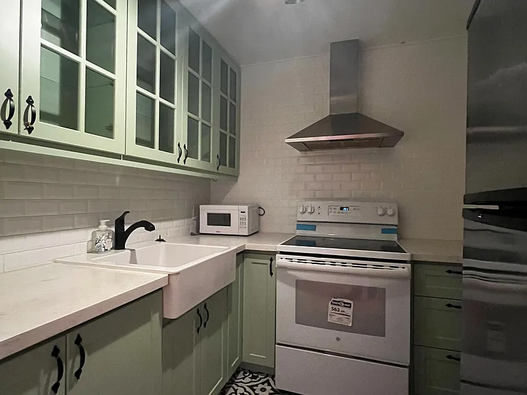 150 Farnham Ave #334 — Photo 8