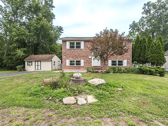 5th image of 313 Wyoming Ave