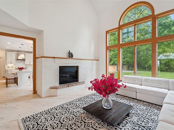 5th image of 21 Waterview Hts