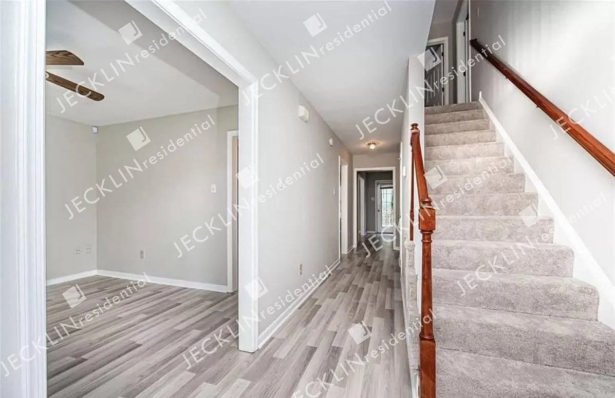 3325 Pemberton Creek Ct — Photo 4