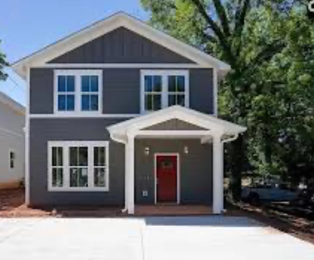 5 bed, 3.5 bath, 2700 sqft, $5,550 — Photo 2