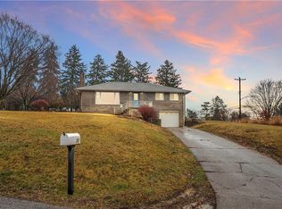 11 Porters Hollow Rd, Coraopolis, PA 15108