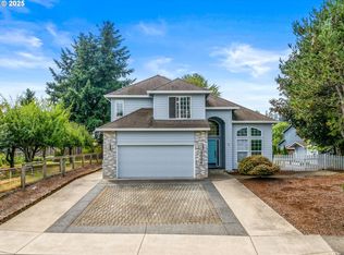 33250 SW Park Dr, Scappoose, OR
