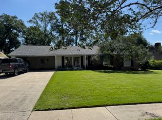 3175 Conway Dr, Baton Rouge, LA 70809