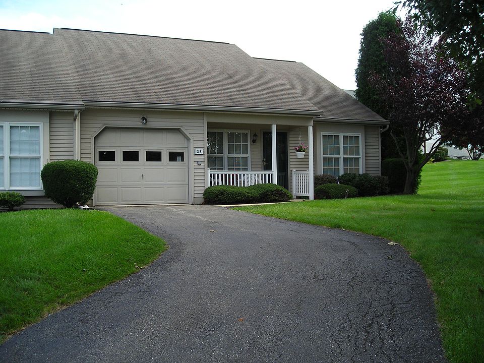1st image of 38 Oakgrove Ln