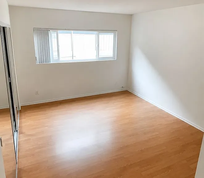 1528 Euclid St #2 — Photo 4