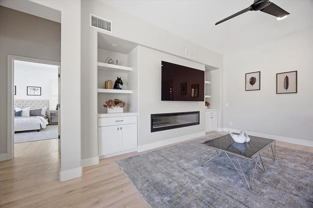 5 bed, 3848 sqft, $5,995 — Photo 3