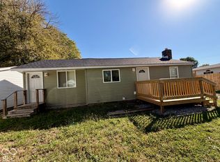 621 Della Rd, Columbus, IN 47203