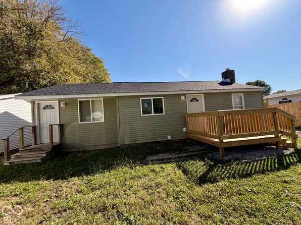 621 Della Rd, Columbus, IN 47203