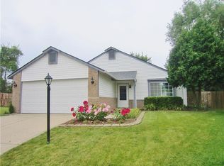 5734 Buck Rill Dr, Indianapolis, IN 46237