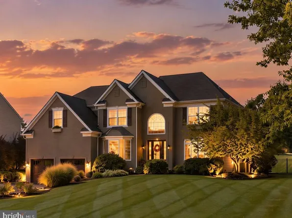2 Burke Cir, Doylestown, PA 18901