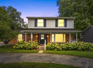 373 Red Oak Ln, Rochester Hills, MI 48307