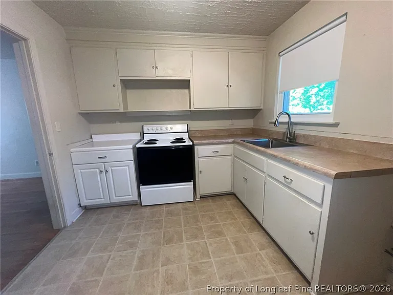 507 Martine Rd — Photo 4