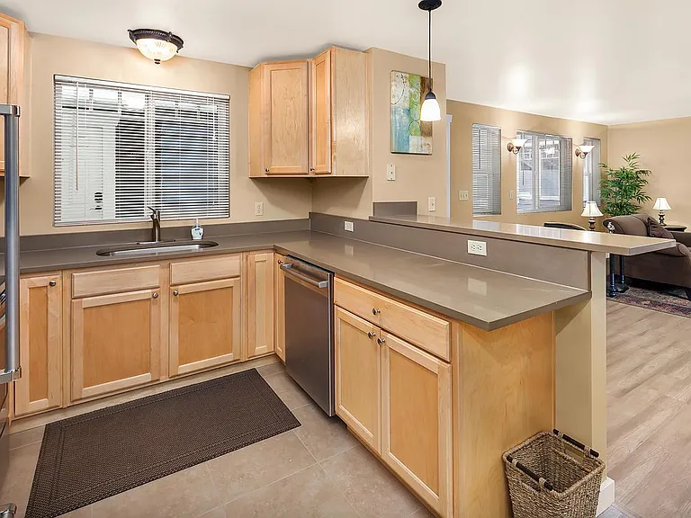 5424 Delridge Way SW #D — Photo 3